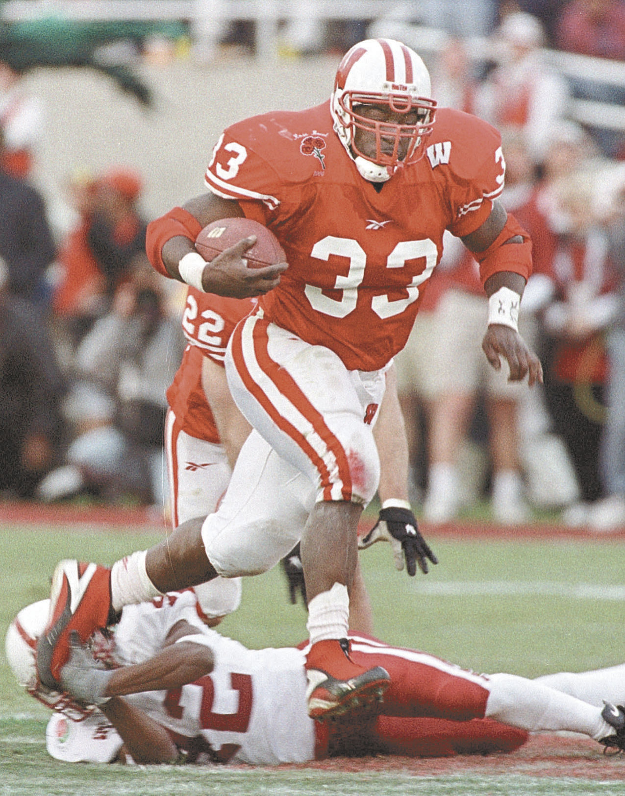 DAYNE RUNS for 64 yds. 1 3 00